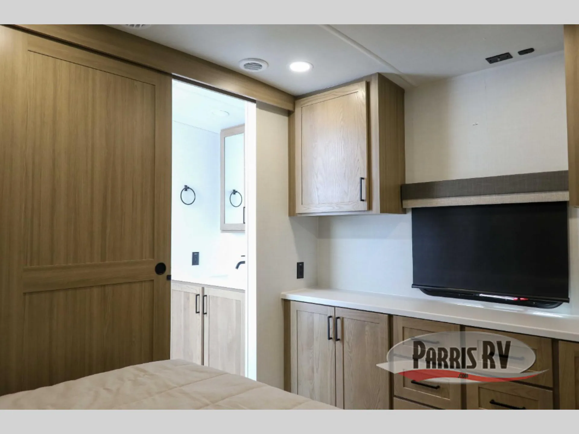 2027 Forest River Rockwood Ultra Lite 2711RK — Photo 7