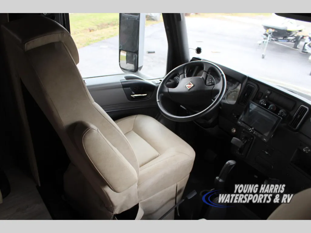 2023 Nexus Wraith 33W, Photos photo 12