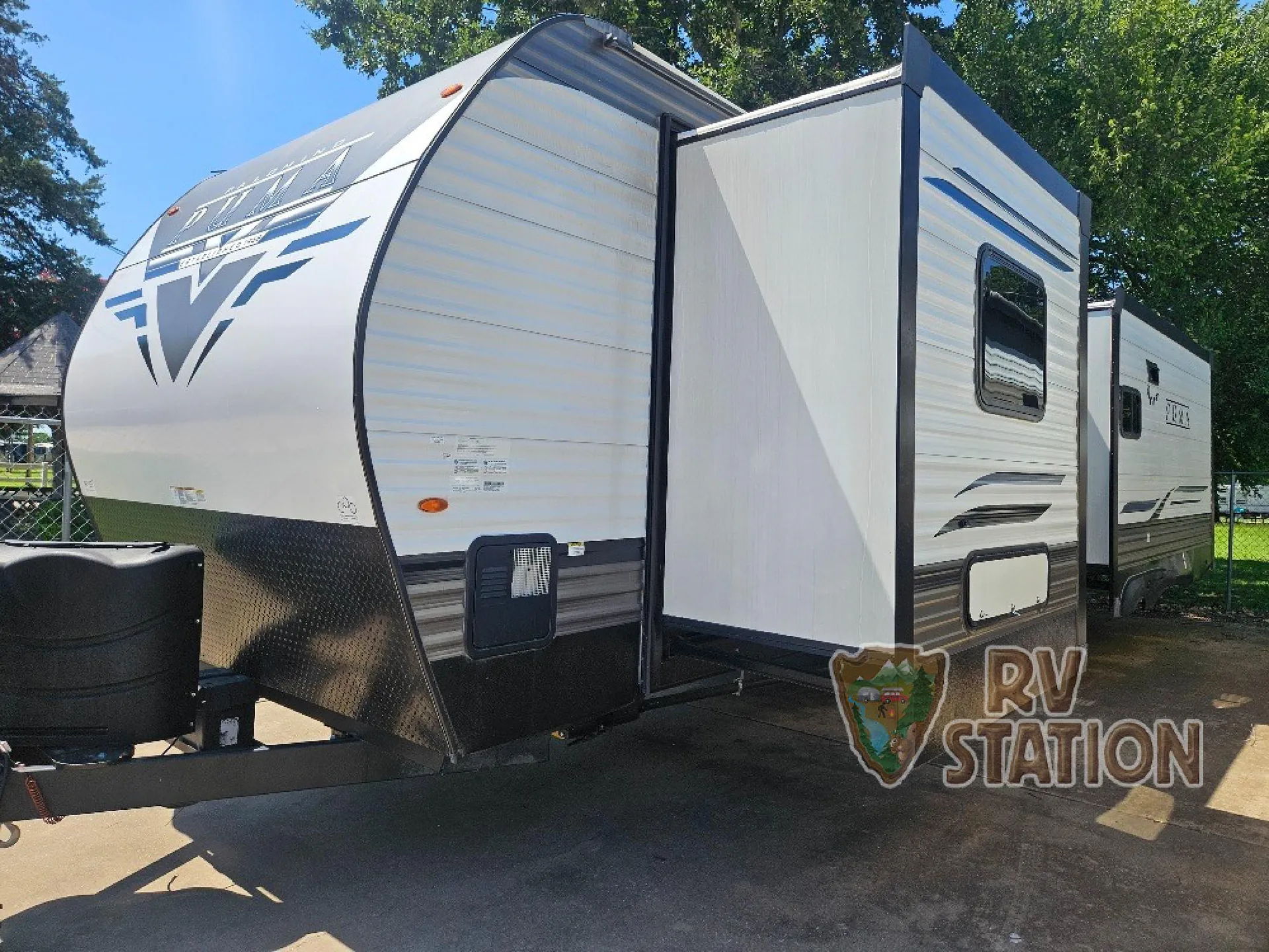 2022 Palomino Puma 31RLQS - Photo 3