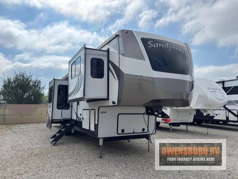 2022 Forest River Sandpiper Luxury 391FLRB - Photo 3