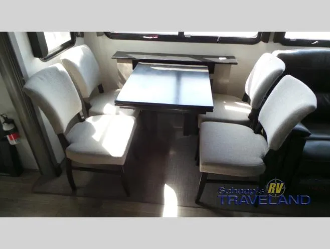 2021 Keystone Montana 3230CK - Photo 4