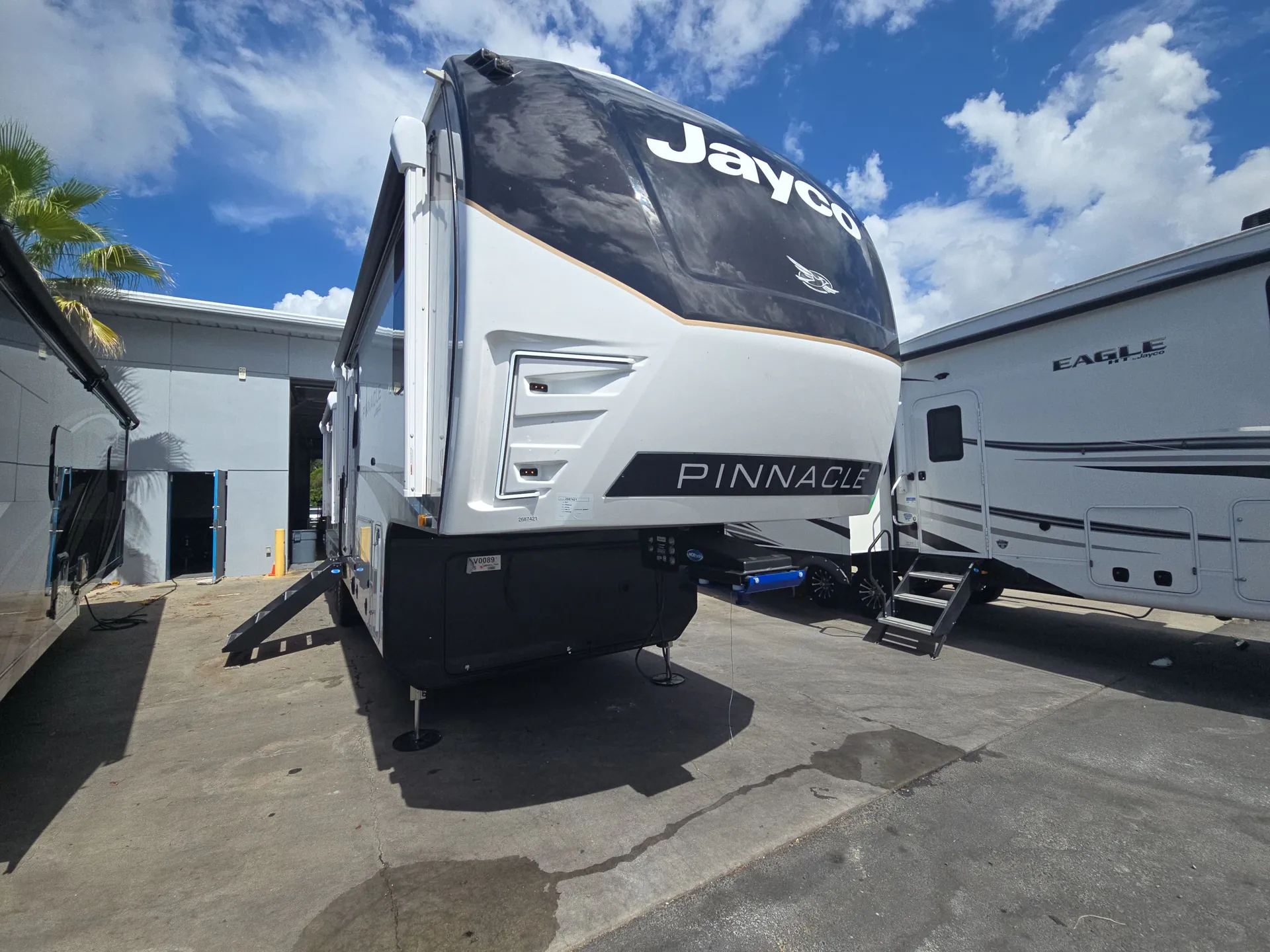 2027 Jayco Pinnacle 32RLTS - Photo 2