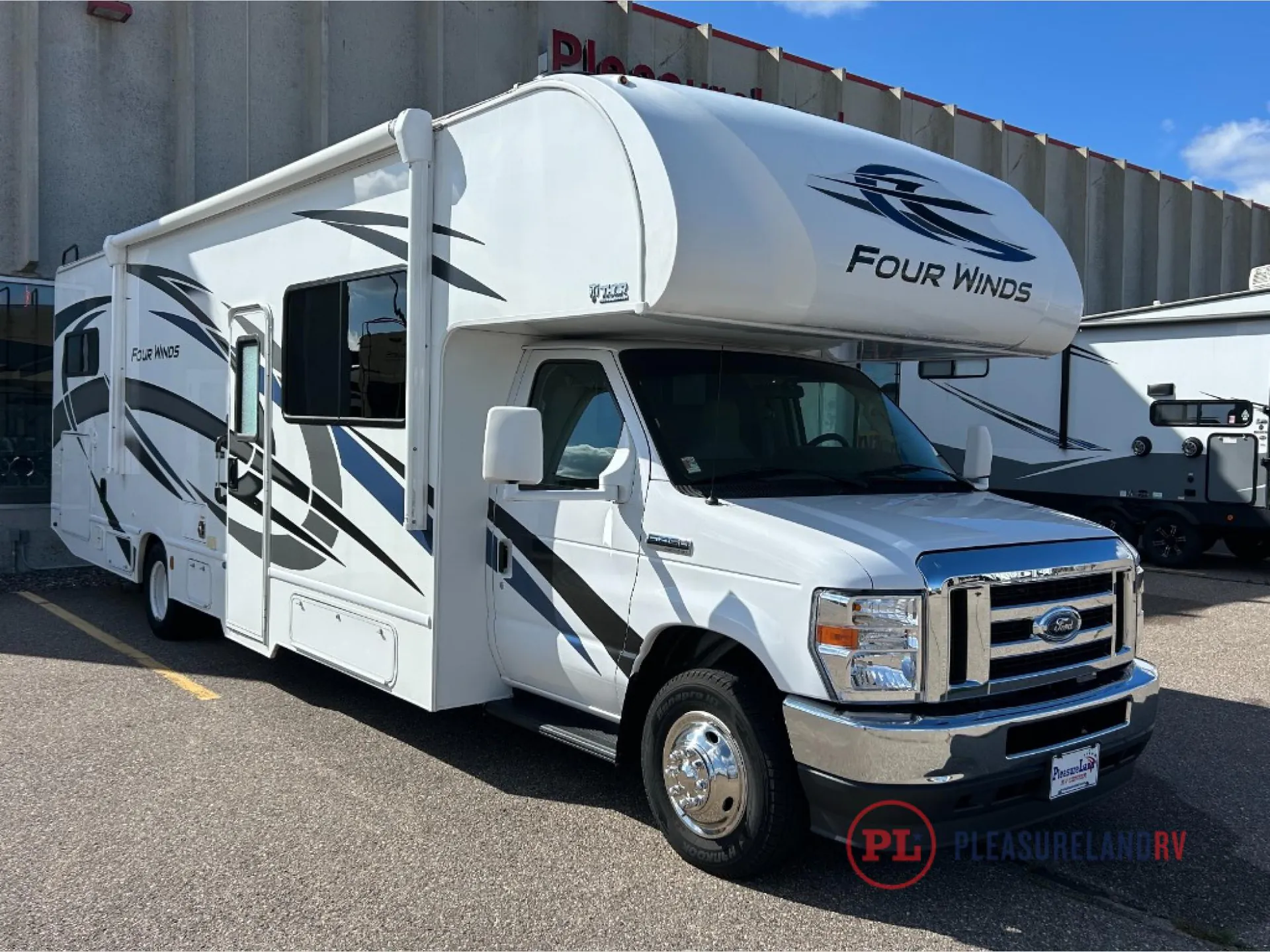 2023 Thor Motor Coach Four Winds 31EV - Photo 2