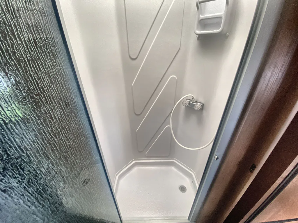 2015 Fleetwood Flair 26D, Photos photo 19