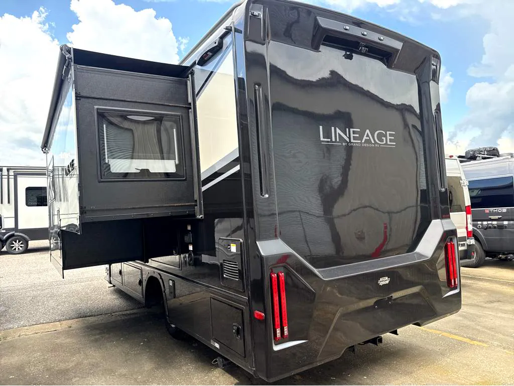 2025 Grand Design Lineage Series M 25FW - Photo 4