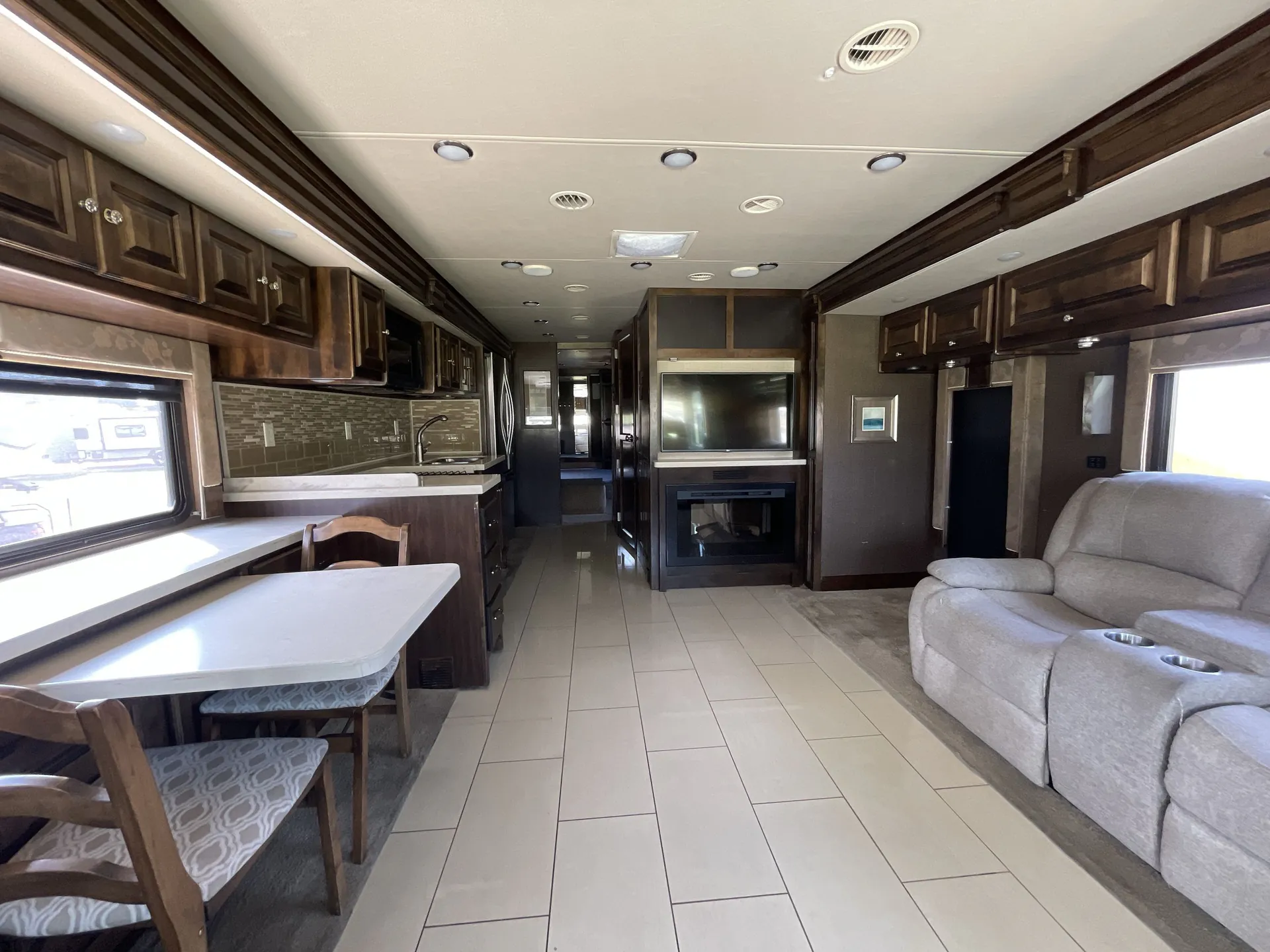 2016 Tiffin Allegro Red 37 PA — living area main