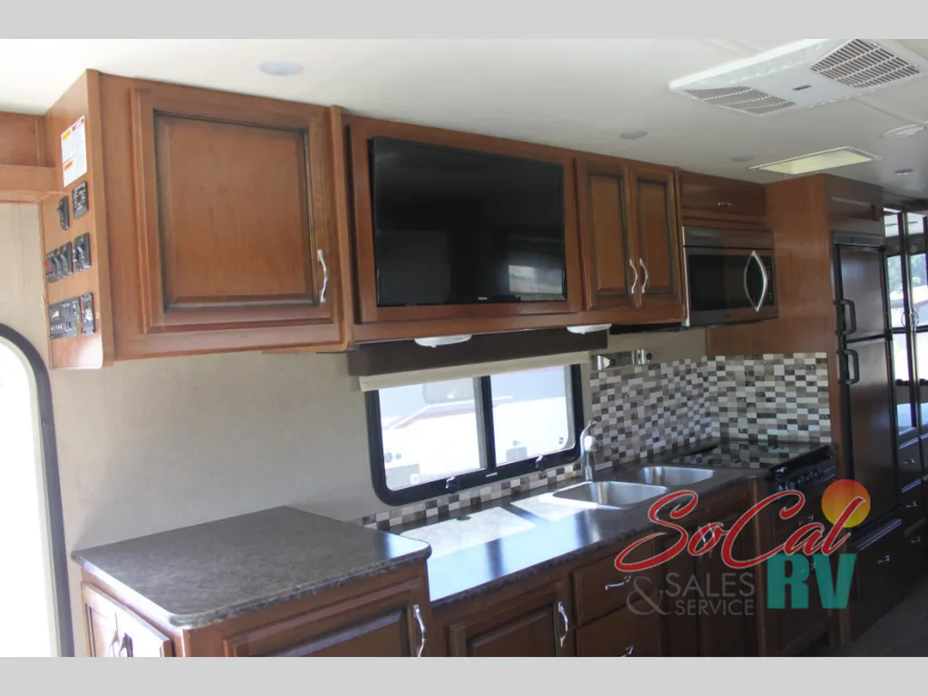 2018 Fleetwood Flair 31A, Photos photo 17