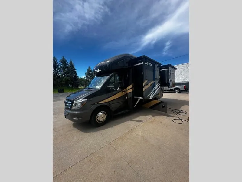 2018 Thor Motor Coach Siesta Sprinter 24SS - Photo 4
