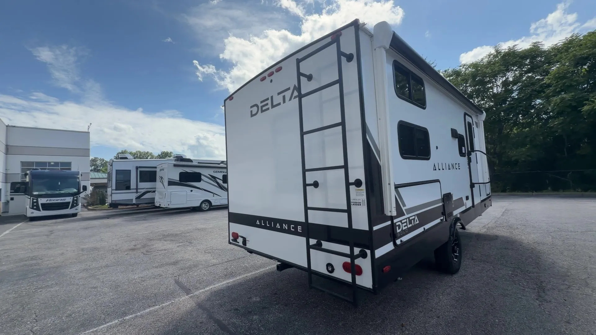 2027 Alliance RV Delta Solo BH181 - Photo 4