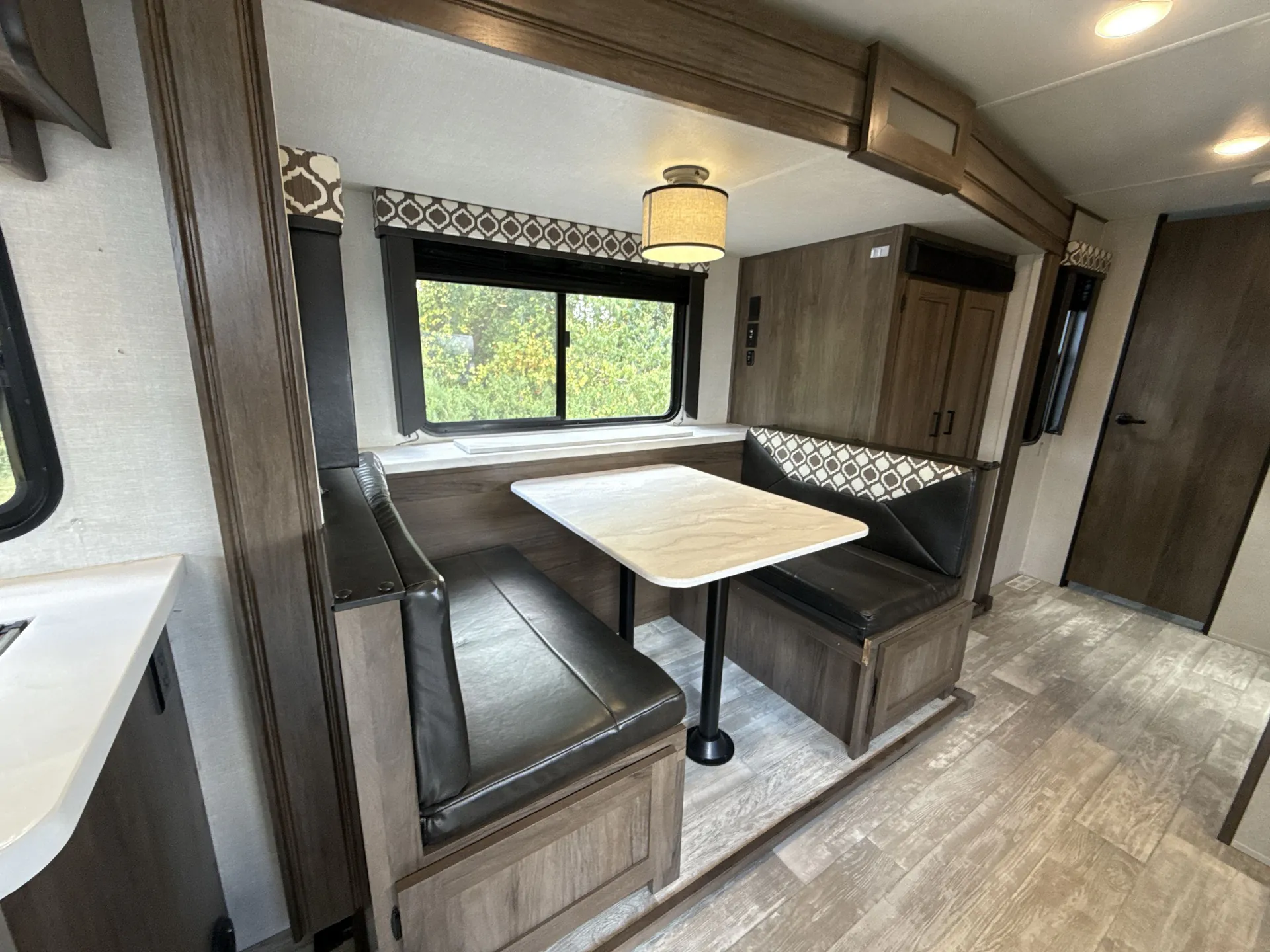 2021 Prime Time Tracer 24RKS — living area main