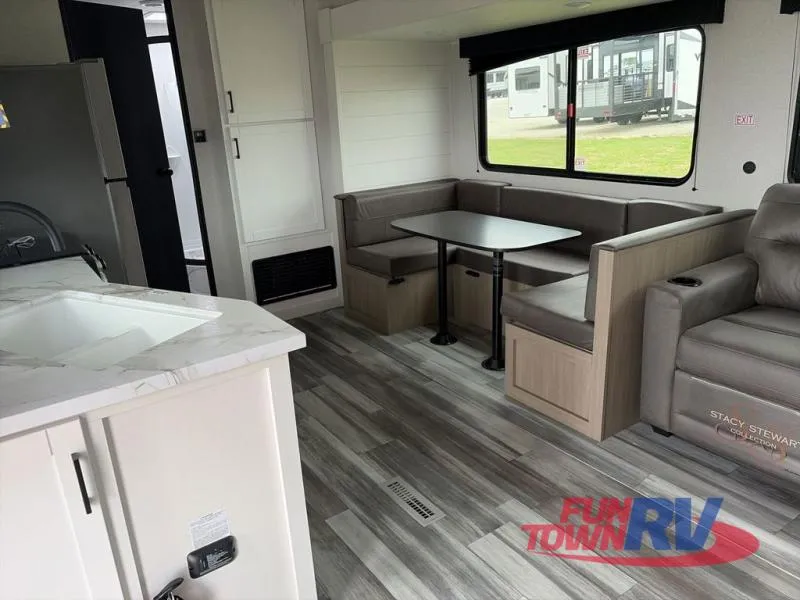 2026 Jayco Jay Flight SLX 380DQS - Photo 3