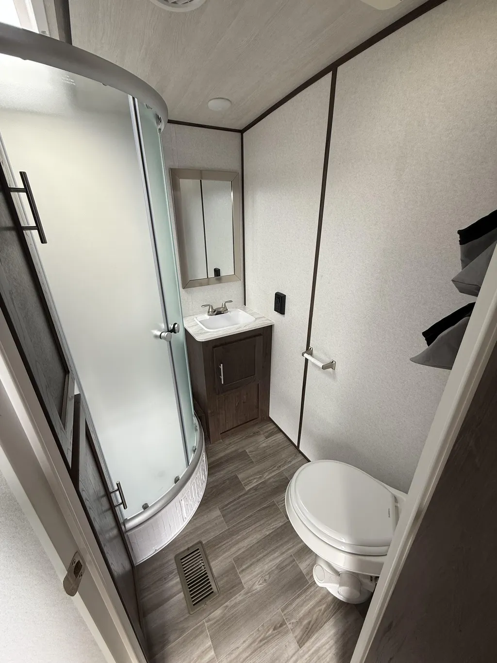 2019 Forest River Salem Hemisphere Lite 282RK, Photos photo 7