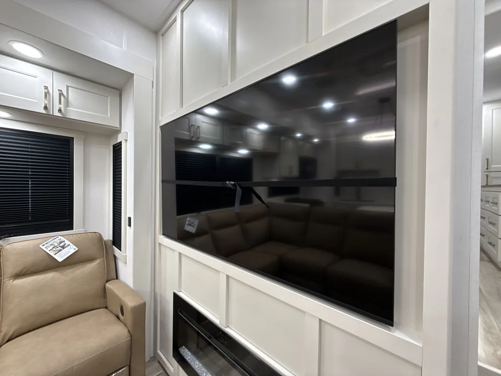 2027 Brinkley Model G 3970, Photos photo 7
