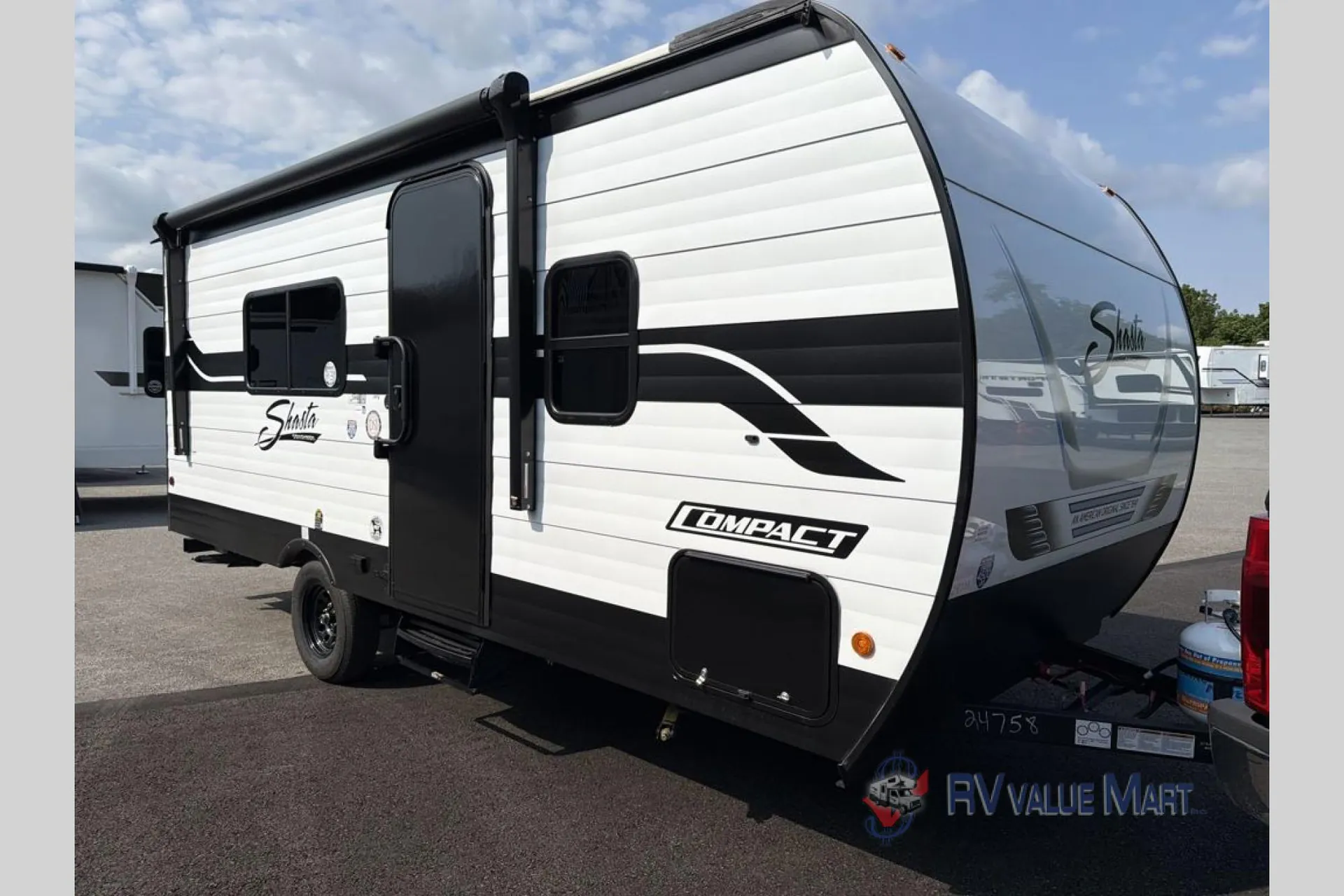 2026 Shasta RVs Compact 18FQ - Photo 3