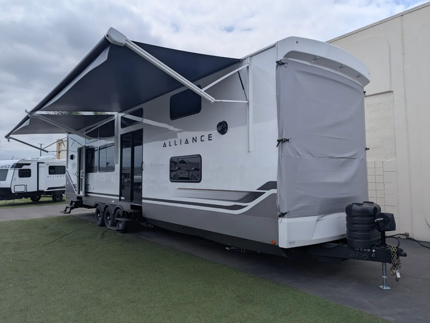 2027 Alliance RV Benchmark 44LFT - Photo 2