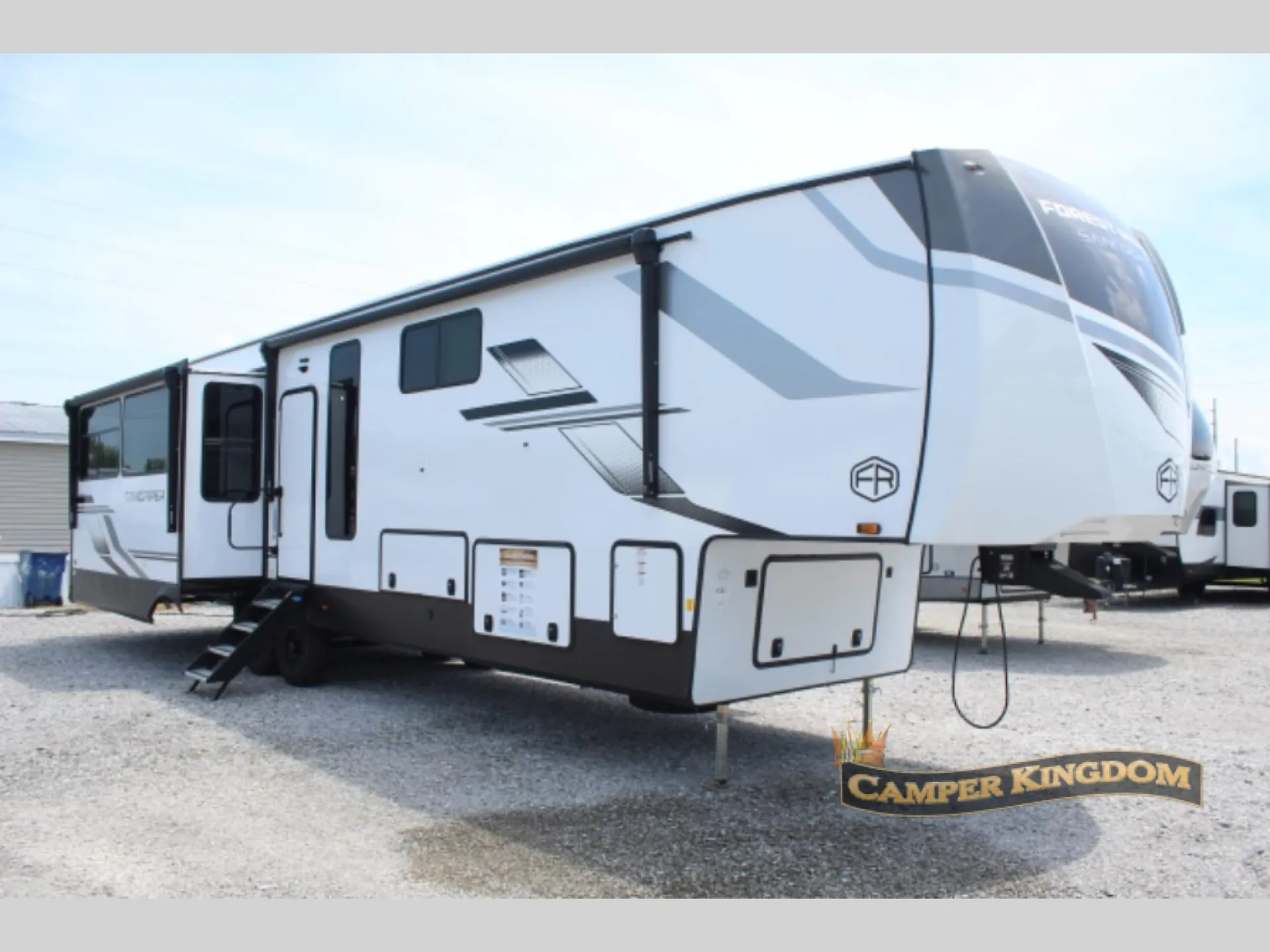2026 Forest River Sandpiper 3900HBLR