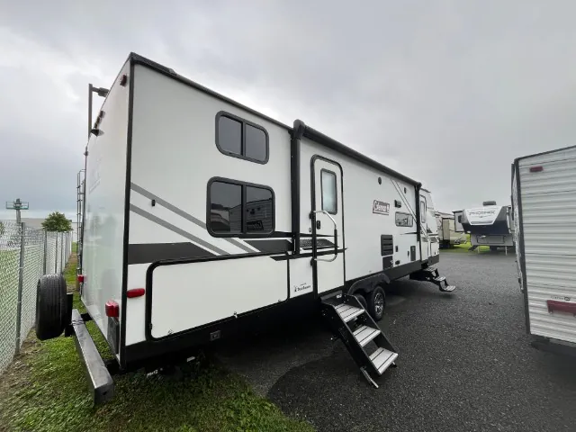 2022 Dutchmen Coleman Light 2835BH - Photo 3