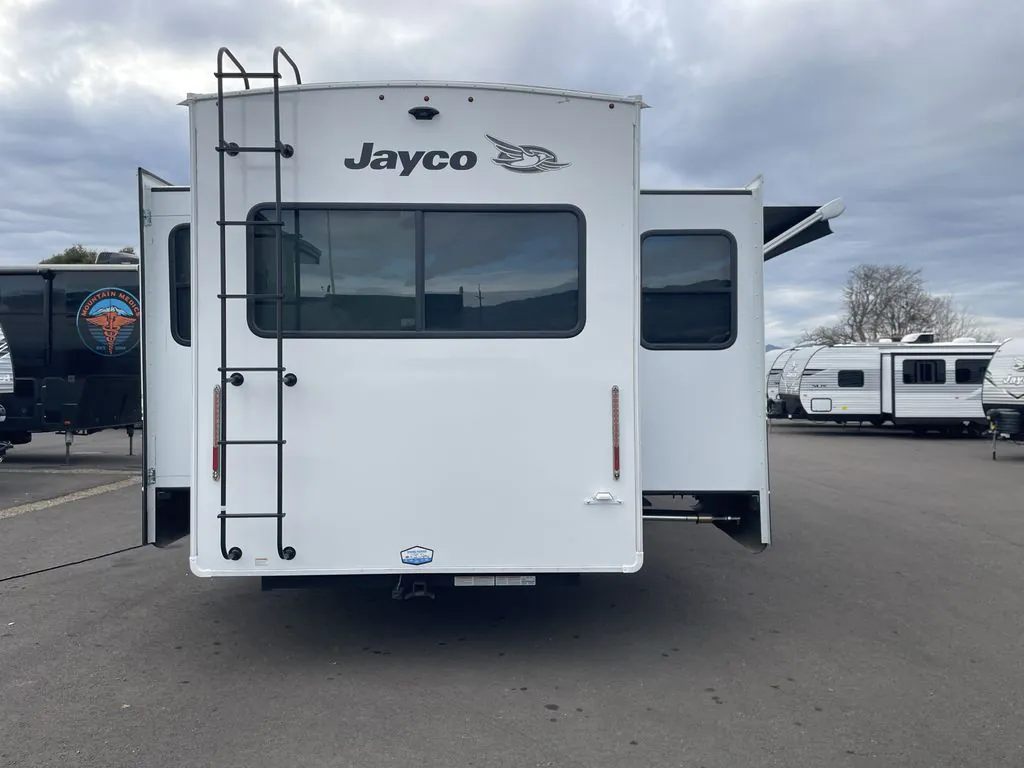 2025 Jayco Eagle 335RDOK - Photo 3