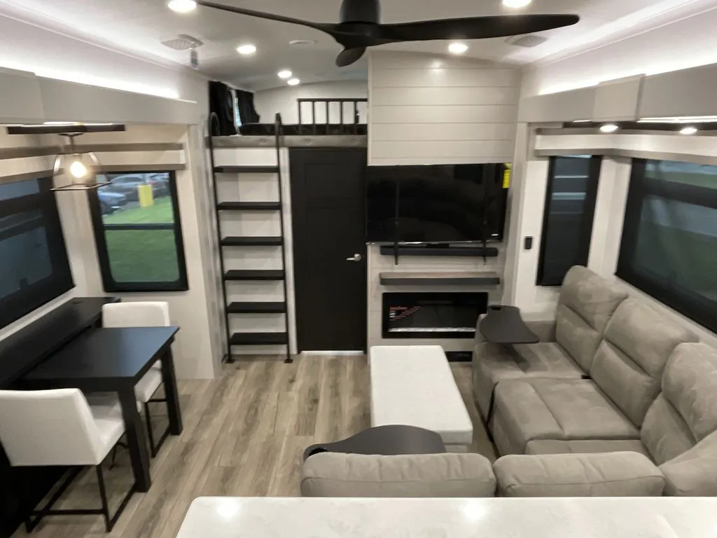 2026 Jayco North Point 395DSDB, Photos photo 4