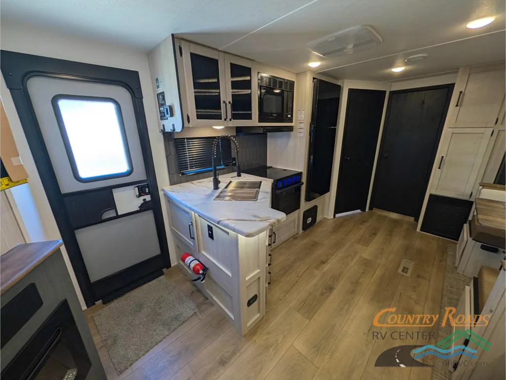 2027 Forest River Puma 32BHQS, Photos photo 11