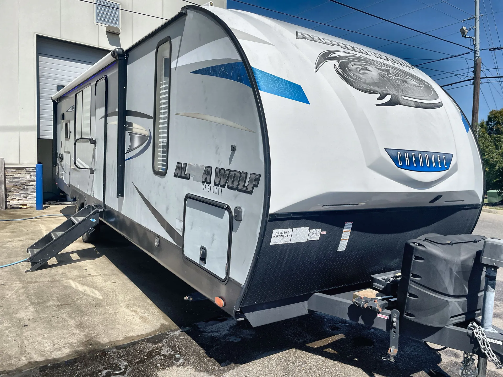 2020 Forest River Cherokee Alpha Wolf 27RK-L dealer photo 1 from Camping World