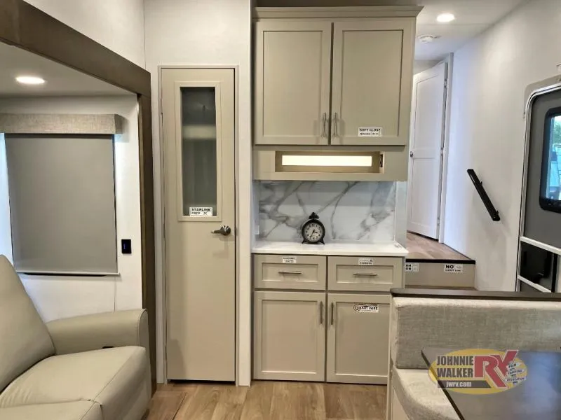 2027 Alliance RV Avenue 23ML - Photo 3