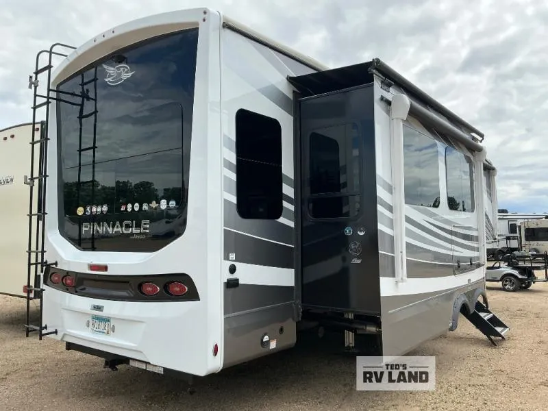 2022 Jayco Pinnacle 32RLTS - Photo 4