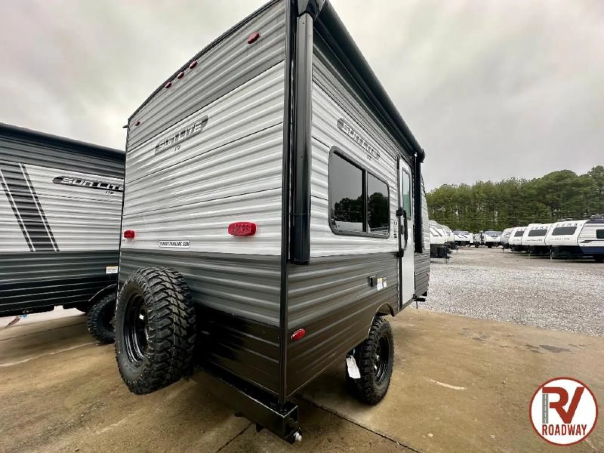 2025 Sunset Park RV Sun Lite LTD 13BD - Photo 4