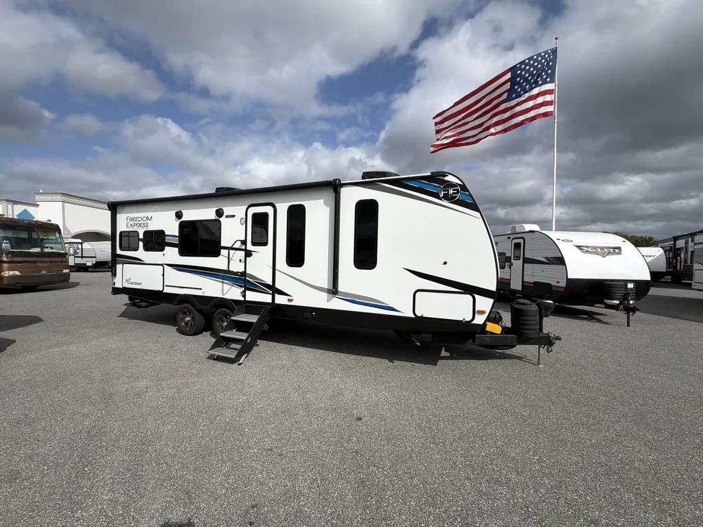 2024 Coachmen Freedom Express Ultra Lite 274RKS, Photos photo 5