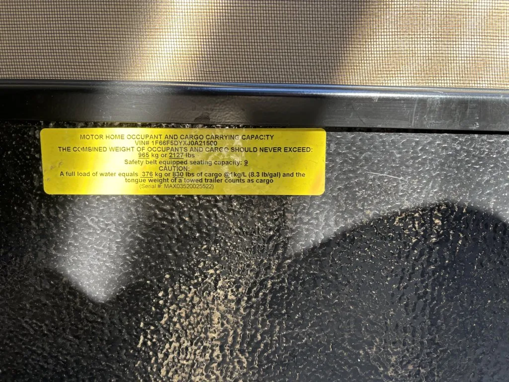 2019 Thor Motor Coach Miramar 35.2 - Photo 3