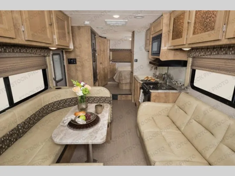 2020 Coachmen Leprechaun 260RS - Photo 3