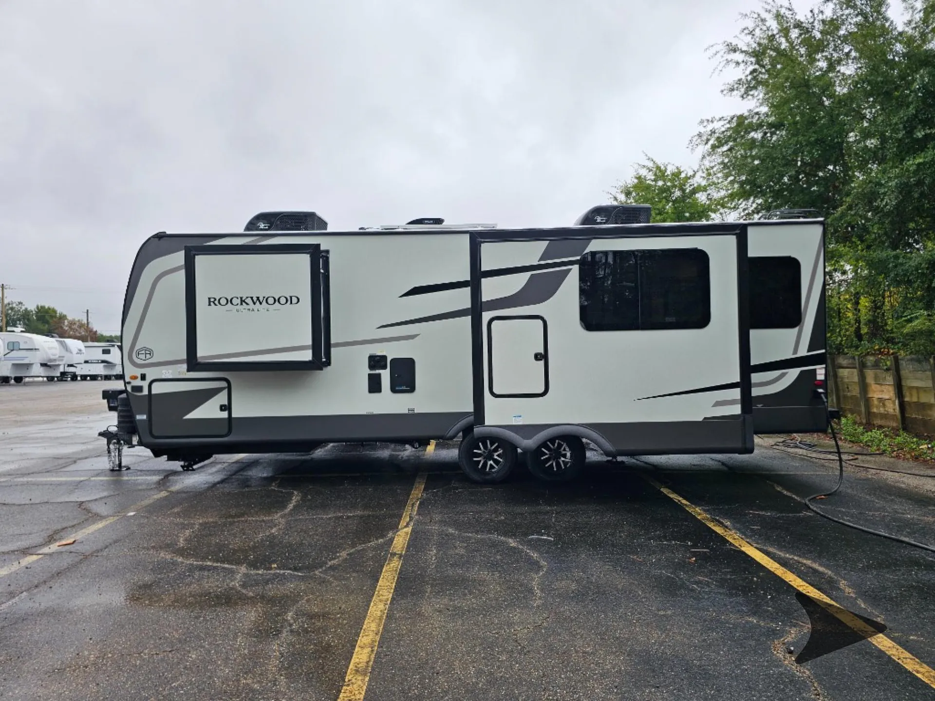 2027 Forest River Rockwood Ultra Lite 2618RD — Photo 7