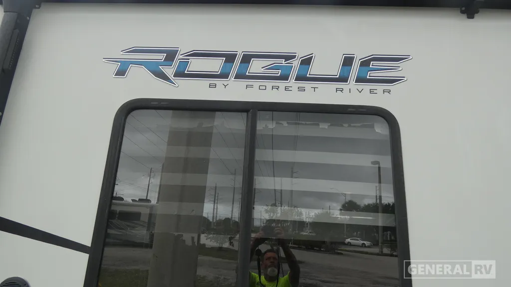 2021 Forest River Vengeance Rogue 26V, Photos photo 25