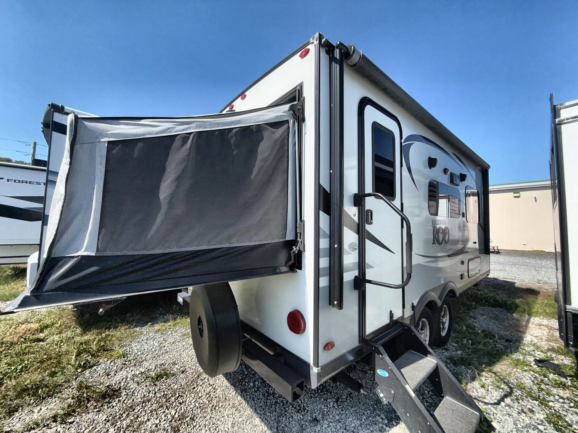 2021 Forest River Rockwood Roo 19 — backside