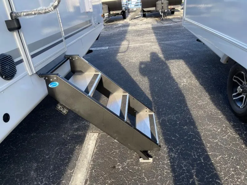 2026 Coachmen Freedom Express Select 30SE, Photos photo 11