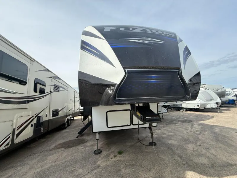 2018 Keystone Fuzion 357 - Photo 3