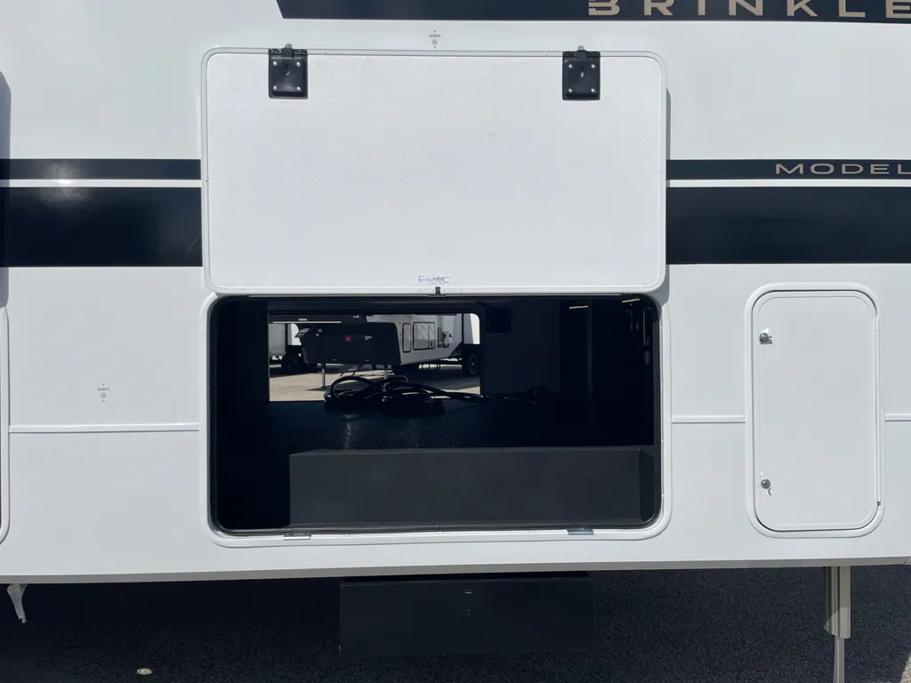 2026 Brinkley Model Z 3600, Photos photo 7