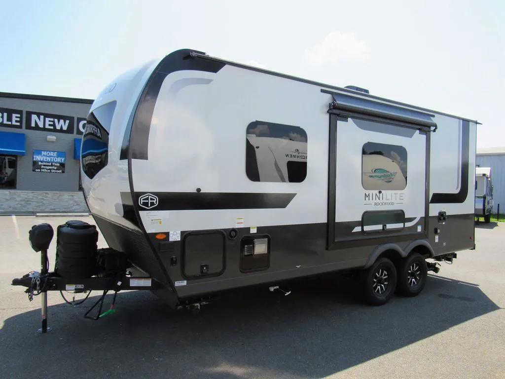 2027 Forest River Rockwood Mini Lite 2109S — Photo 7