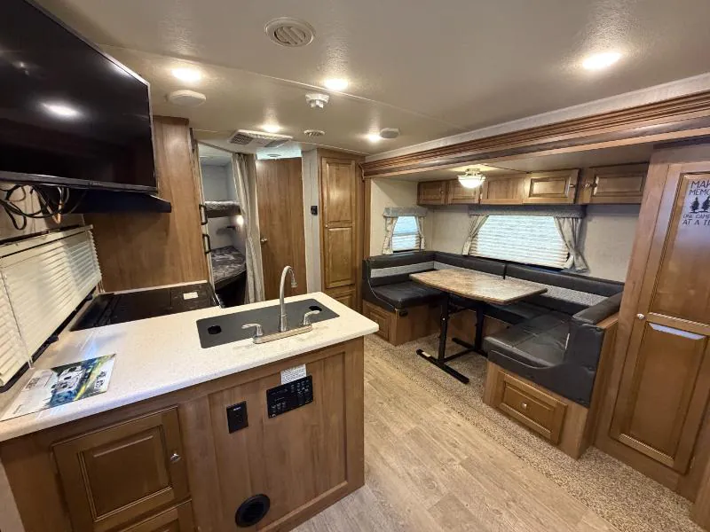 2019 Forest River Rockwood Mini Lite 2509S, Photos photo 3