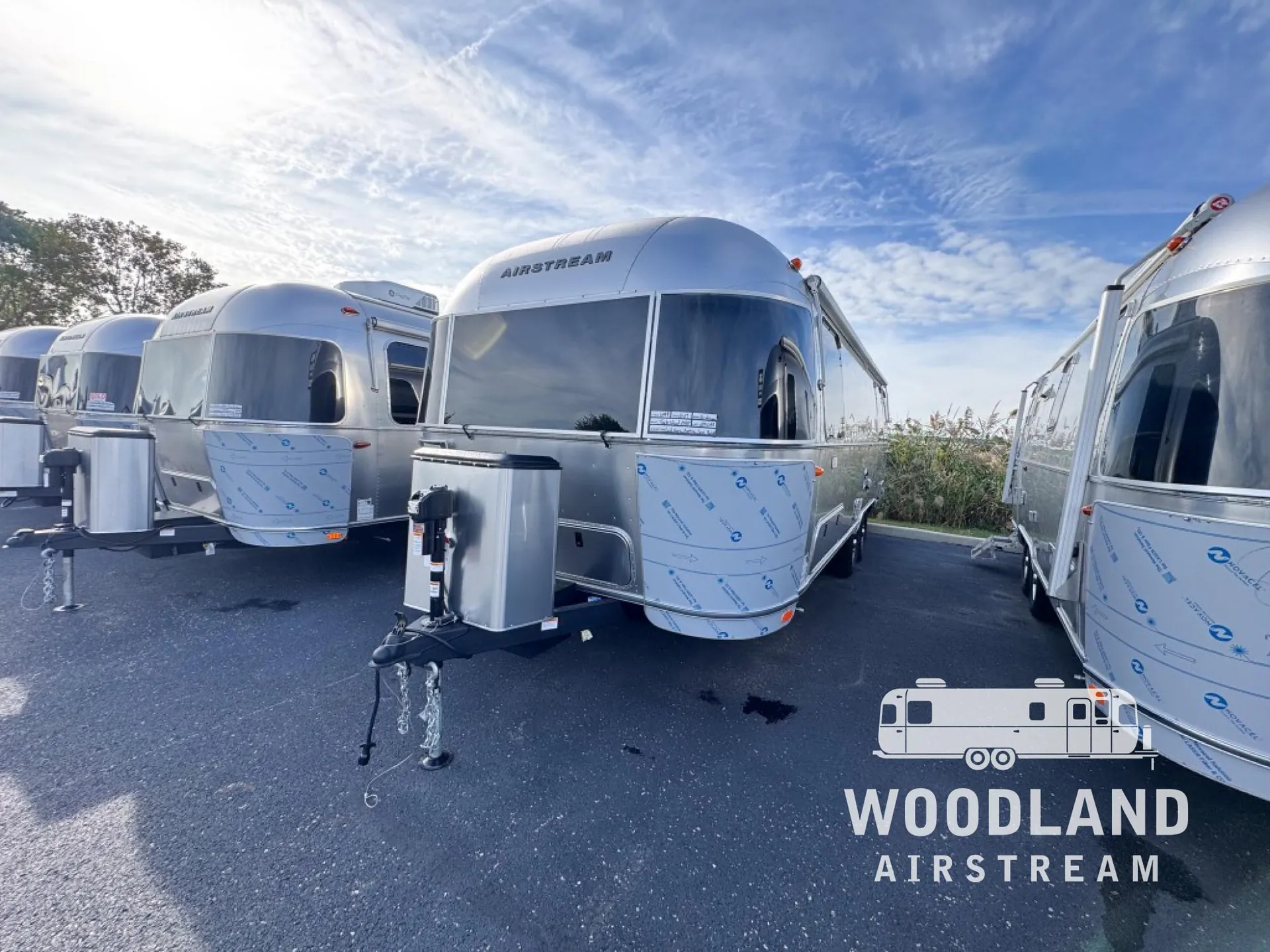2027 Airstream Trade Wind 27FB TWIN - Photo 2
