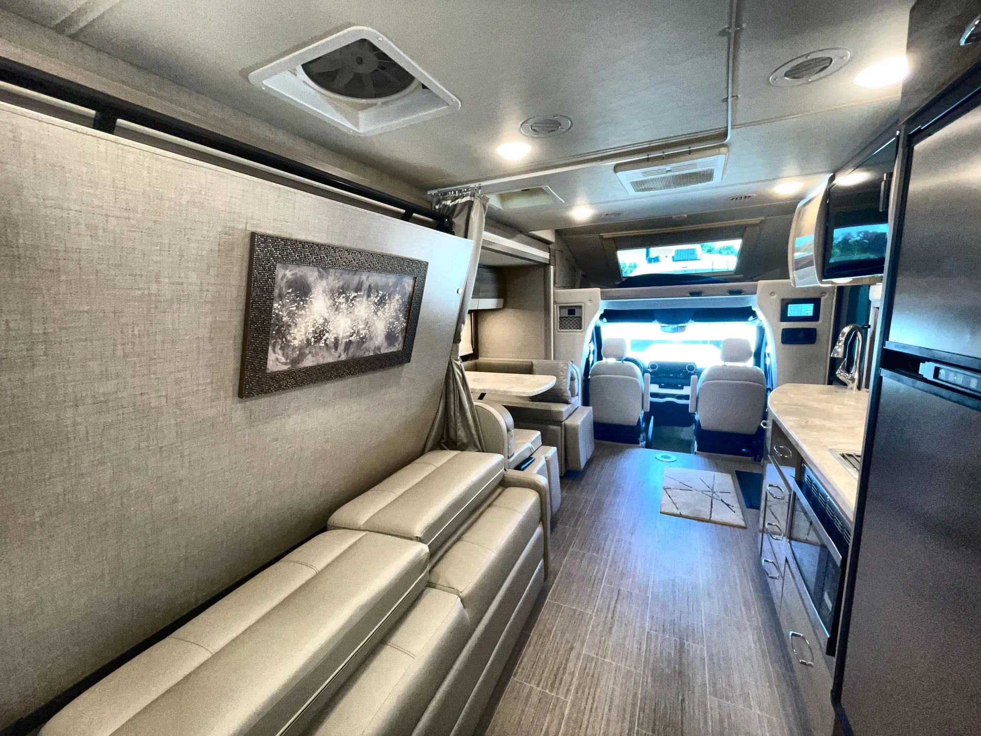 2022 Thor Motor Coach Delano 24FB — living area main