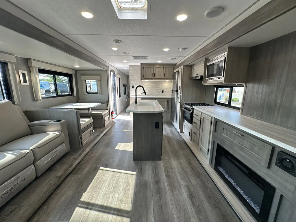 2024 Coachmen Catalina Legacy Edition 283FEDS, Photos photo 8