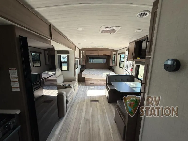 2026 Keystone RV Cougar Half-Ton 22MLS - Photo 4