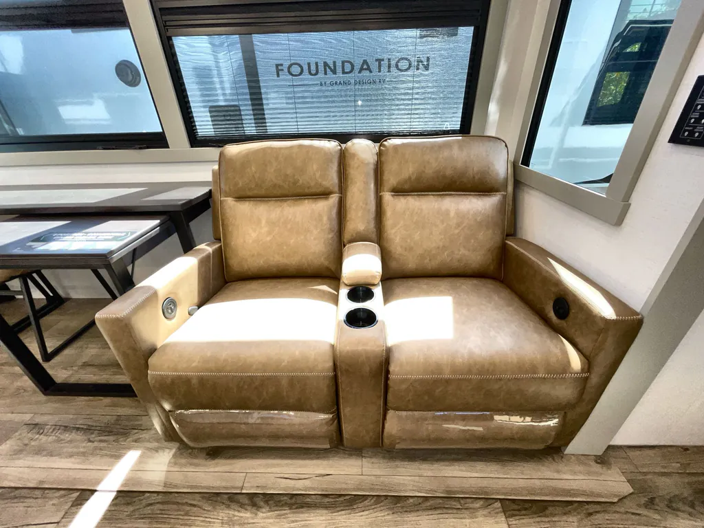 2026 Brinkley Model G 4100, Photos photo 15