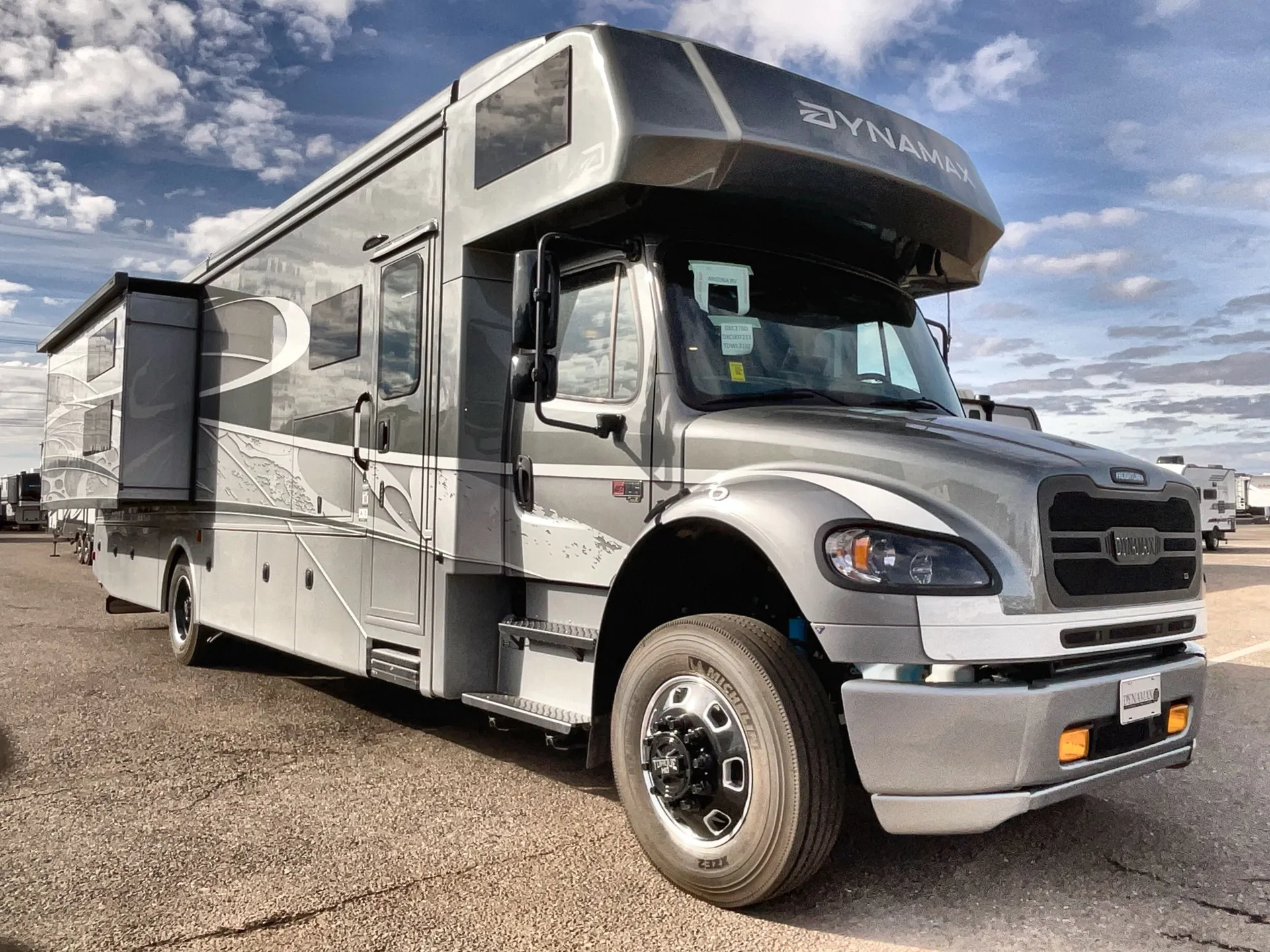 2026 dynamax Dx3 37BD - Photo 2