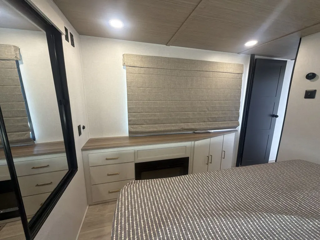 2027 Forest River Vibe 3400SB, Photos photo 19