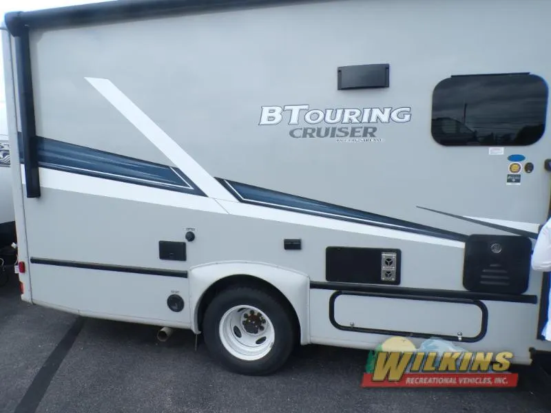 2026 Gulf Stream RV BT Cruiser 5245 - Photo 3