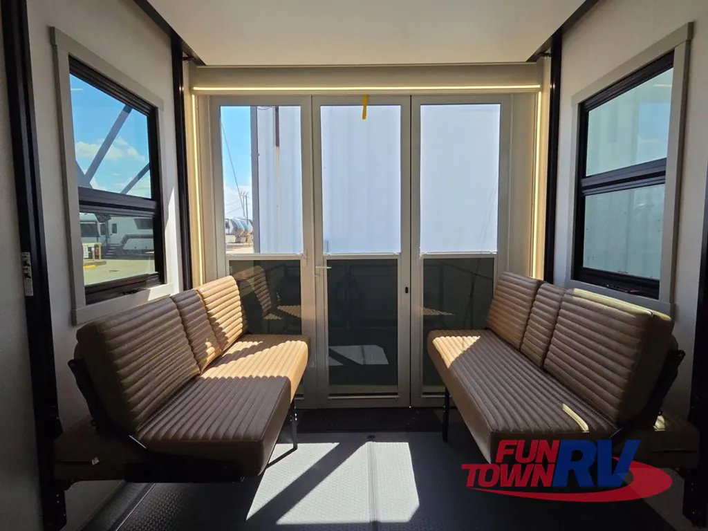 2026 Brinkley Model G 3950, Photos photo 49