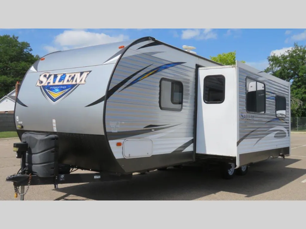 2018 Forest River Cherokee Arctic Wolf 315TBH8, Photos photo 3