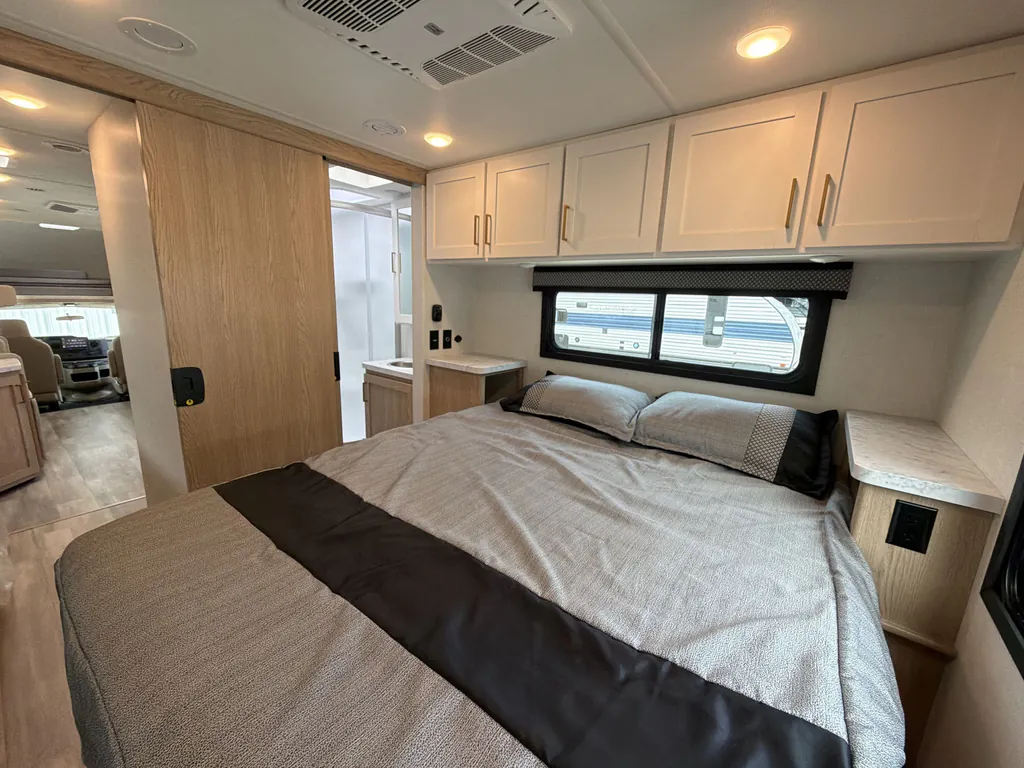 2027 Thor Motor Coach Freedom Elite 31FE, Photos photo 22